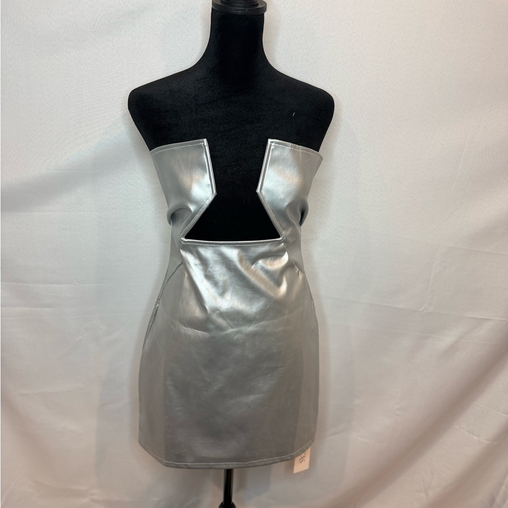 Silver Strapless Bodycon Dress for Cocktail Nights